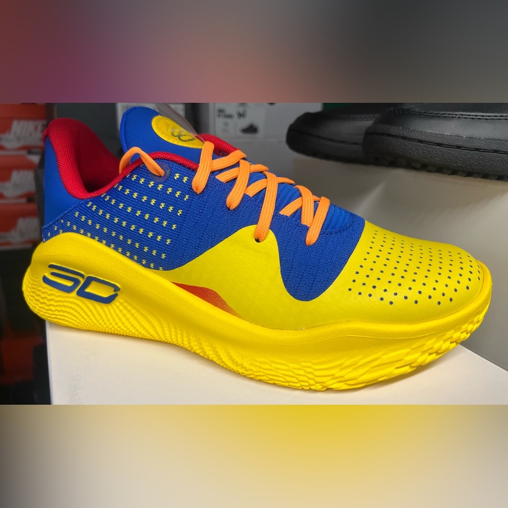 Under Armour Curry 4 Low FLOTRO
New with box. Men’s sizes.